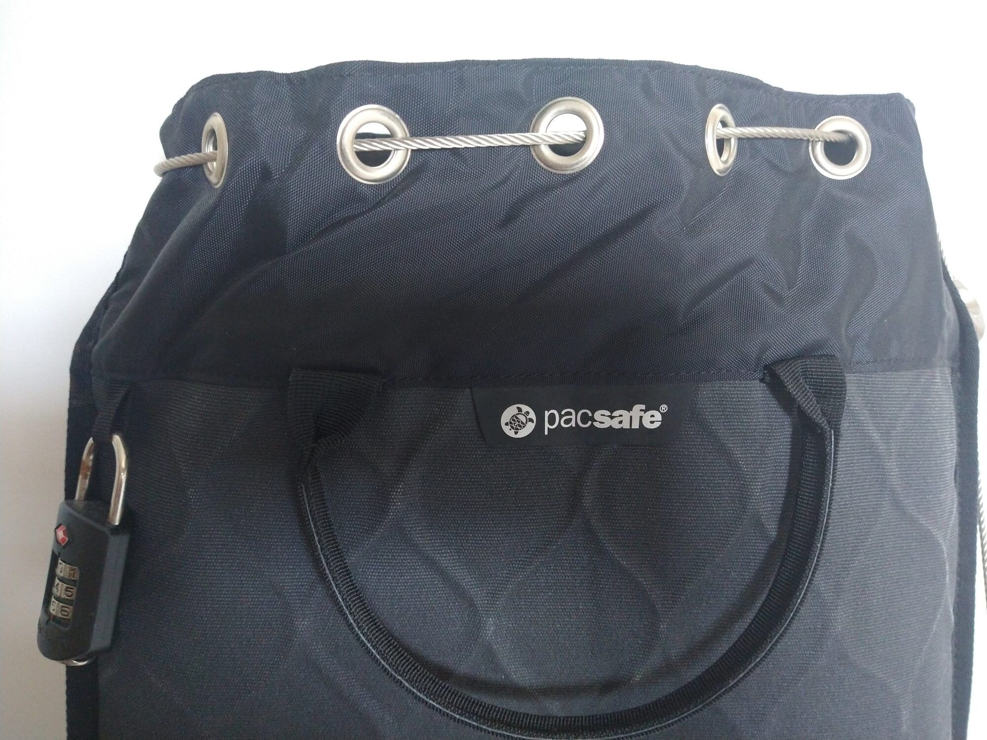 Pacsafe Portable Travel Safe - Inside View